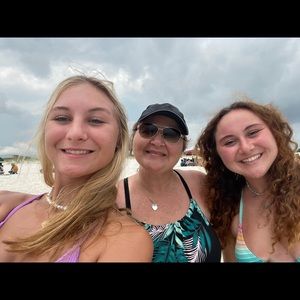 Meet your Posher, Beth